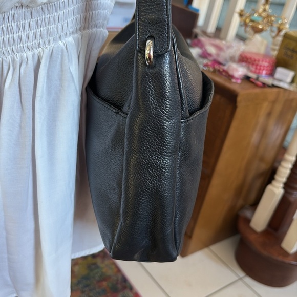 Rolf’s Shoulder bag genuine leather black front & back exterior pockets - Picture 9 of 17